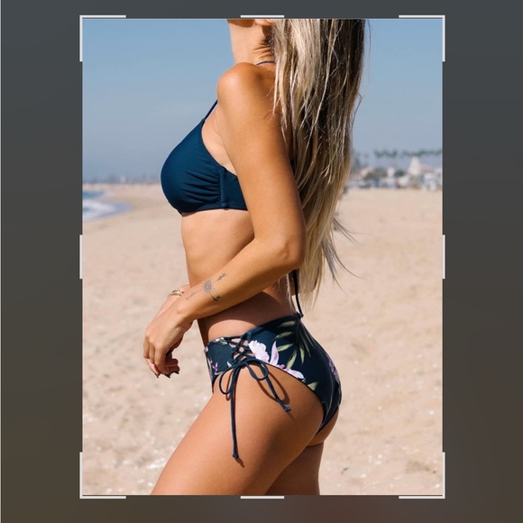 NWT Cupshe Reversible bikini. Size XL Navy/Floral or all Navy. Removable pads. - Picture 5 of 6